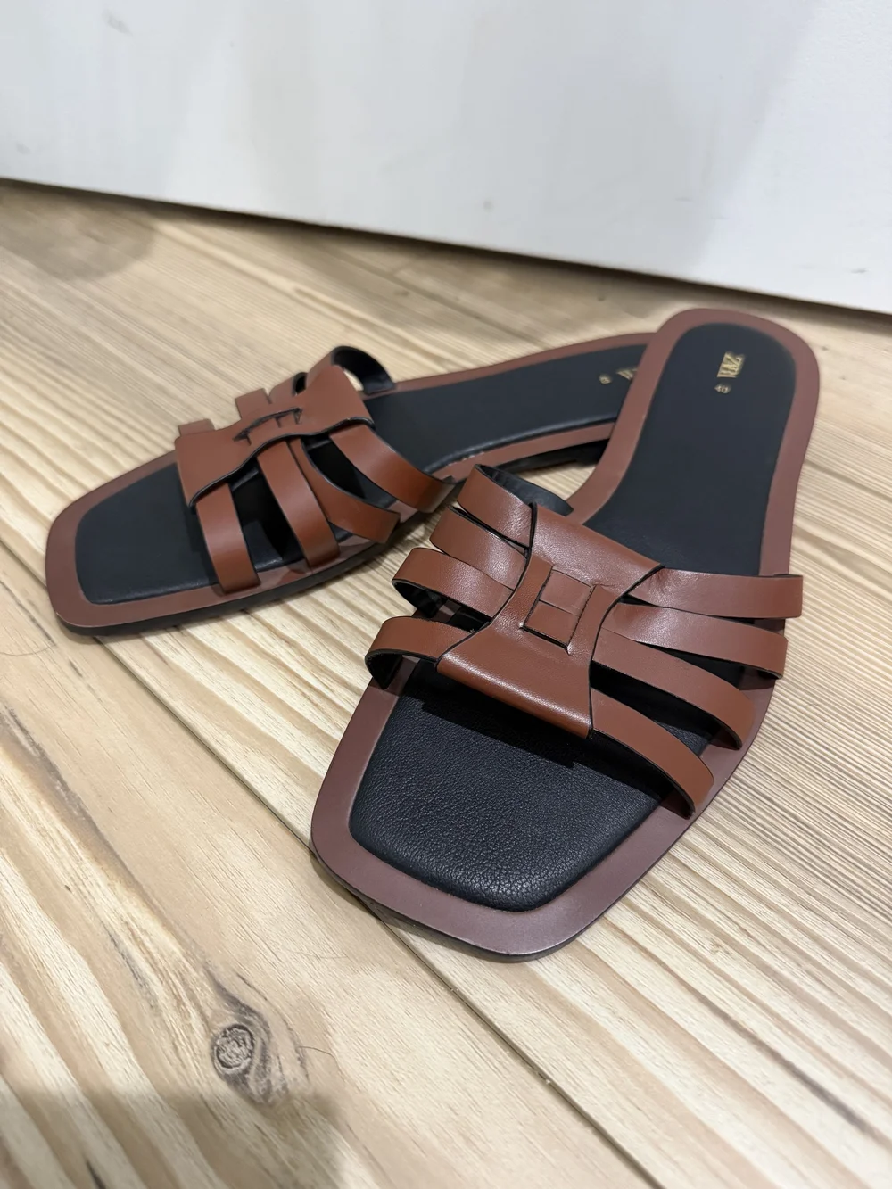 Zara Brown Leather Slide Sandals - Picture 3 of 4